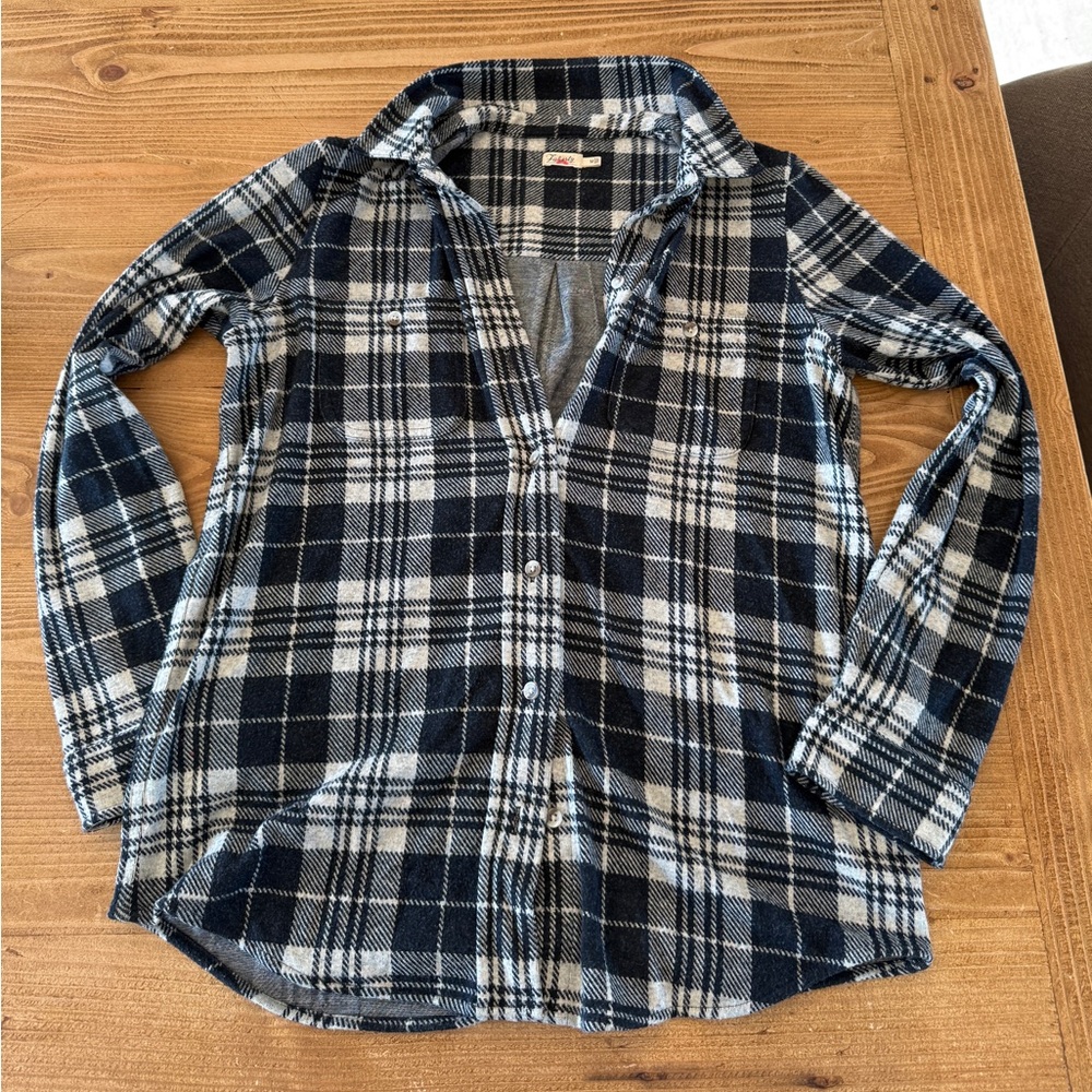 Fahtery Legend Women’s Flannel - Size Medium